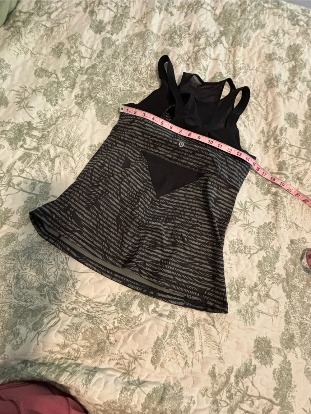 lululemon sz 8 Running In The City Tank Stripe Play Slate Black vtg 2015 mesh